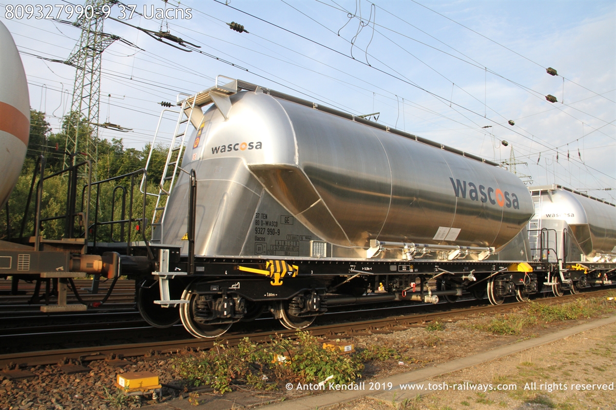 809327990-9_37 Uacns.JPG